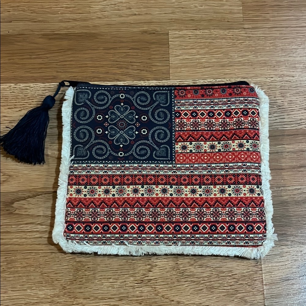 NWOT American flag Bohemian Patterned Clutch purse with zipper tassel